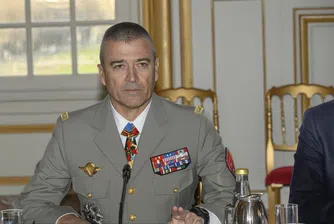 Европа трябва да наложи твърда сила или ще се превърне в „преследвано животно“