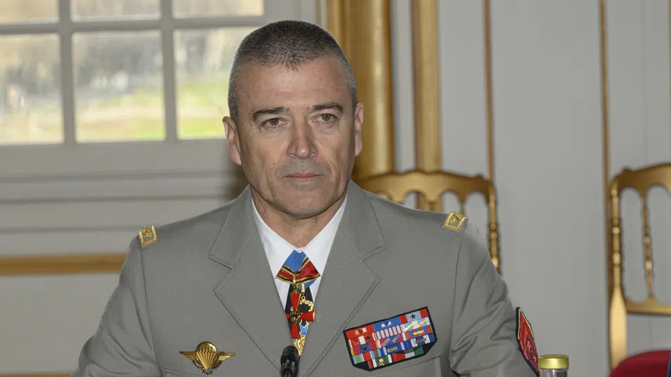 Европа трябва да наложи твърда сила или ще се превърне в „преследвано животно“