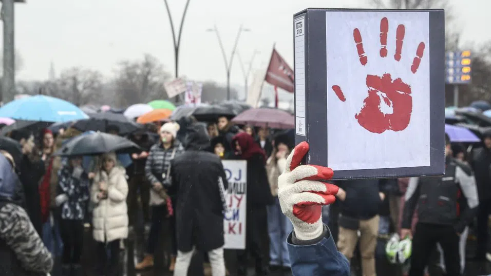 Имате кръв по ръцете си: Година по-късно сръбските студенти не спират да търсят отговори за трагедията в Нови Сад
