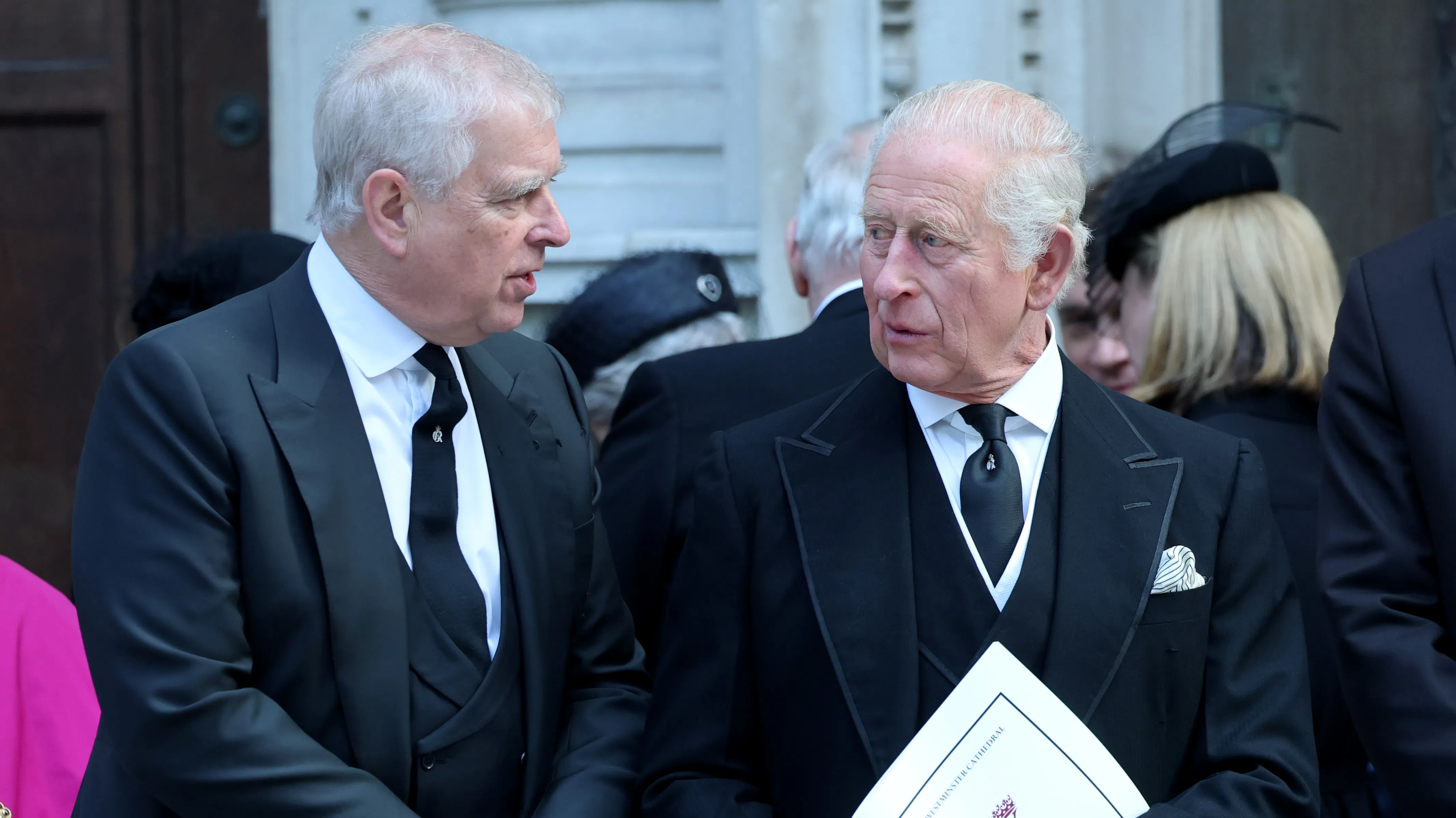 Краят на един принц: Чарлз поставя граници на монархията