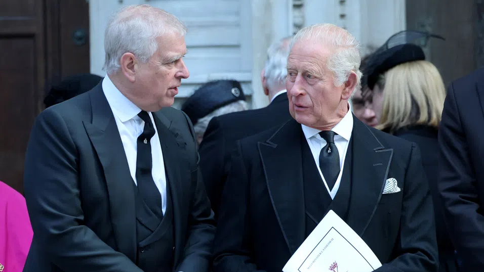 Краят на един принц: Чарлз поставя граници на монархията