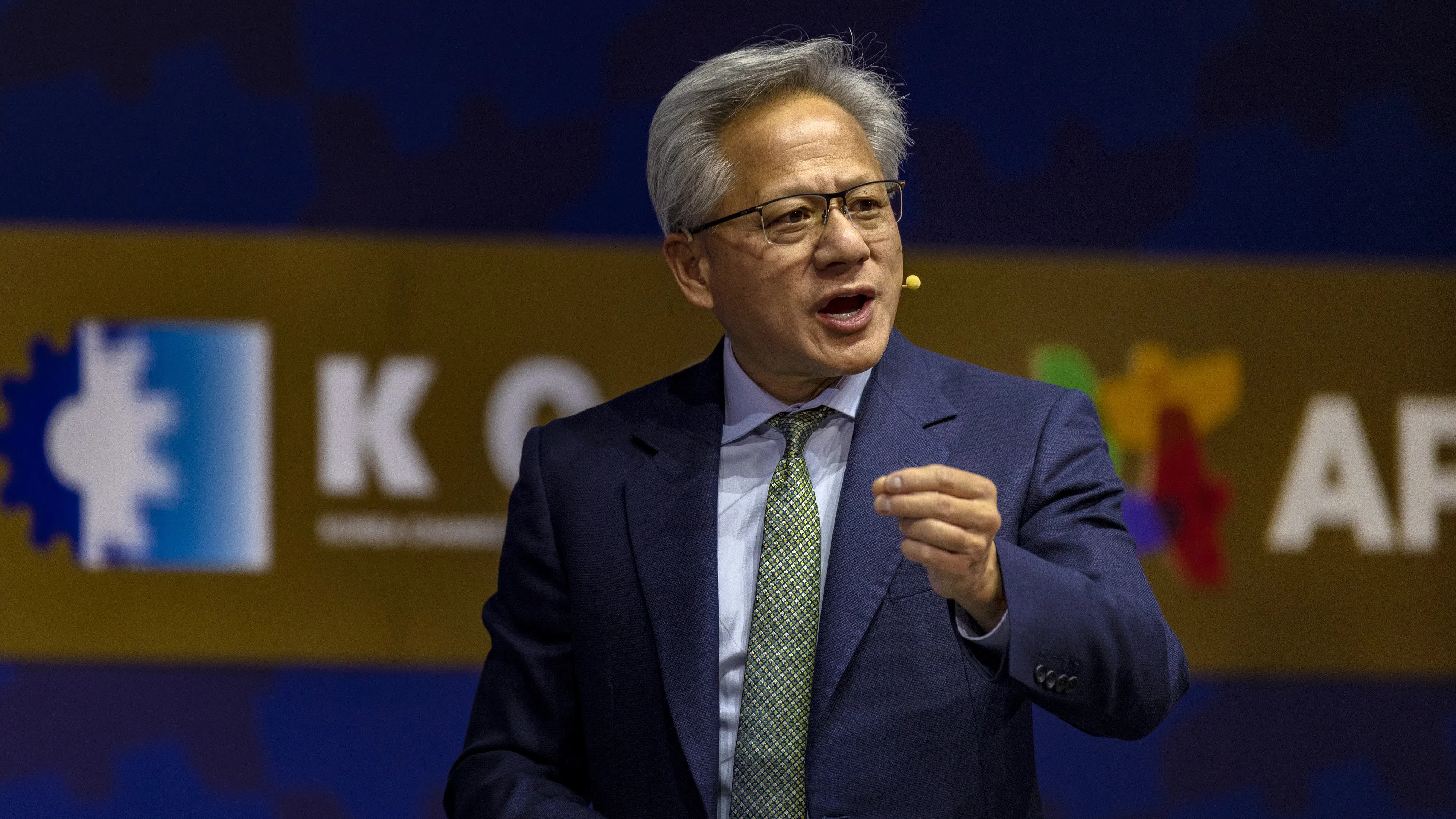 Дженсън Хуанг: AI навлиза в етап на самоподхранващ се растеж