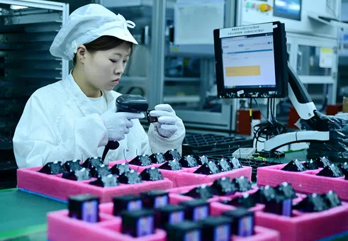 Въпреки рисковете от петролен шок: Печалбите на индустрията в Китай скачат с 15,8% през март, подкрепени от бума в AI и чиповете