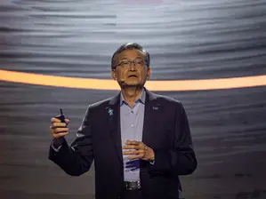 Акциите на Intel се сринаха с 29% – най-големият еднодневен спад от 70-те години насам