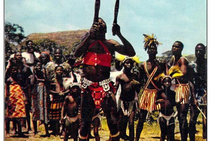 La danse des couteaux chez les Wê : entre rituel, prouesse et mystère