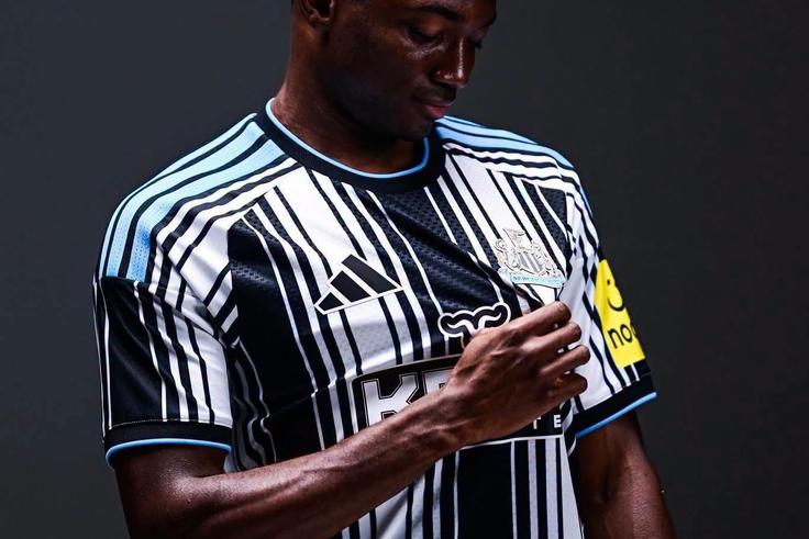 TOP 5 des transferts les plus chers du football ivoirien : Bazoumana Touré s'invite parmi les légendes