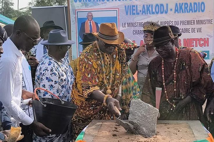 Deux complexes sportifs pour les populations de Akradio et Viel Akloj