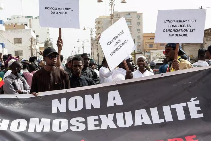 Sénégal : La loi durcit les peines contre l'homosexualité (5 à 10 ans)