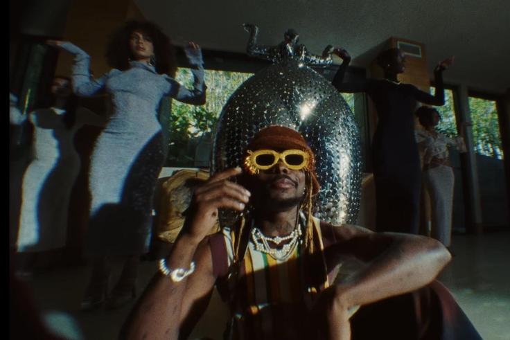 Asake transforme « MCBH » en manifeste visuel : quand l'Afrobeats devient une œuvre d'art mondiale
