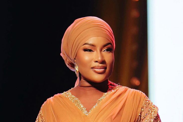 Konnie Touré : l’icône aux multiples facettes fête ses 25 ans de carrière dans les médias