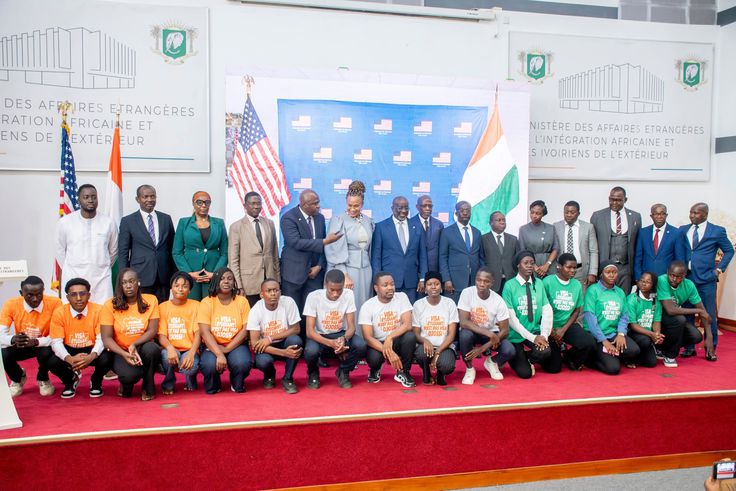 L’État ivoirien rappelle officiellement sa diaspora étudiante aux États-Unis pour l’enrôler dans la construction nationale.