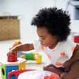 Quel jouet pour mon enfant ? Derrière le cadeau, un choix décisif pour son développement
