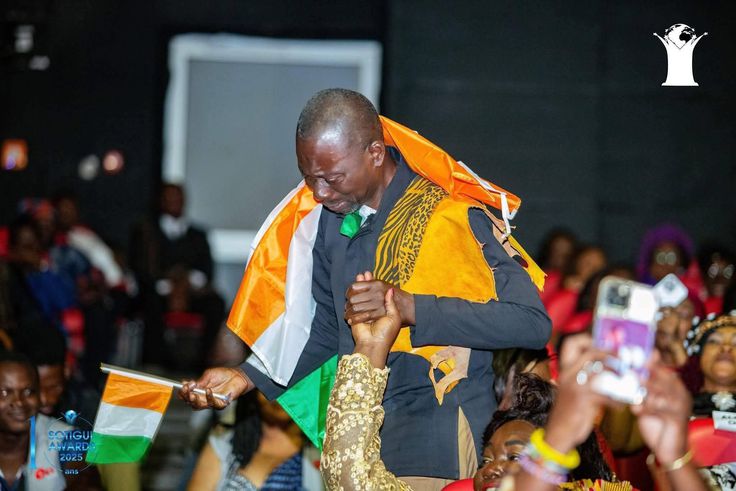 SOLIDARITÉ NATIONALE : plus de 32 millions FCFA collectés pour offrir maison et voiture à l’acteur Fortuné Akakpo