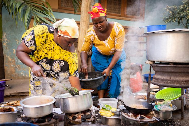 Les Véritables Astuces de Grand-Mère Africaine pour Survivre en Cuisine
