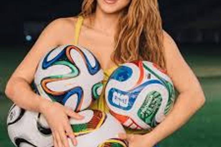 Shakira et le Mondial : de “Waka Waka” à “Dai Dai”, la reine des hymnes revient en force