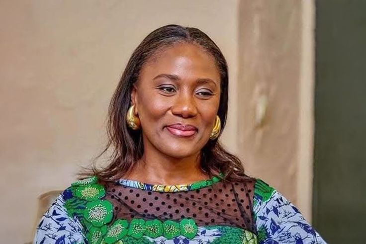 « Ce n’est pas fini : Le Président Laurent Gbagbo n’est pas ce capitaine qui fuit le bateau quand il y a un naufrage, mais celui qui, malgré la tempête, conduit toujours son peuple à bon port » — Nadiany Bamba Gbagbo