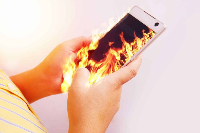 10 ways to stop your phone from overheating