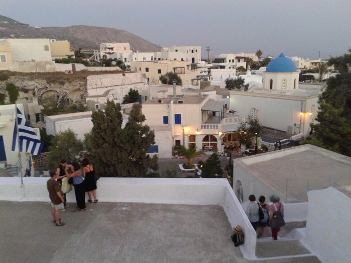 Santorini schools to shut down due to high earth tremors