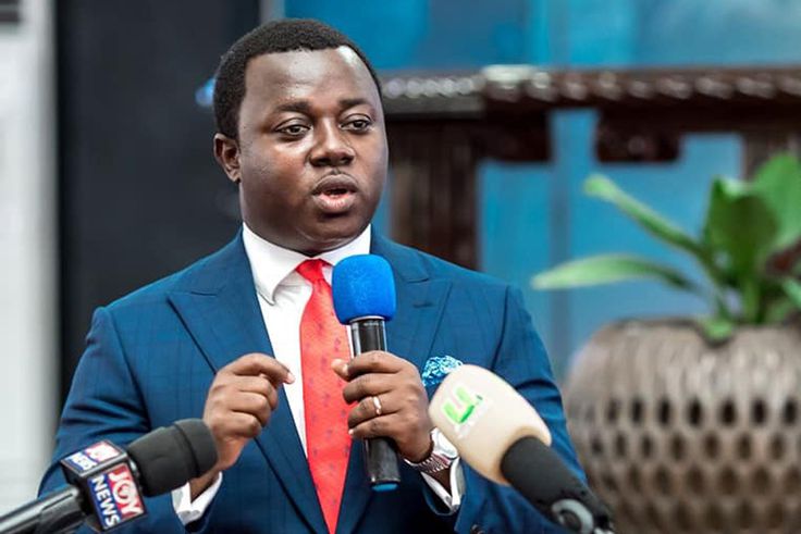 Tension at Ntim Fordjour’s residence as NPP supporters block arrest by NIB (video)