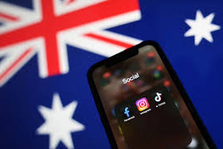 Huge social media purge hits Australian teenagers as Meta deactivates accounts of under-16 users