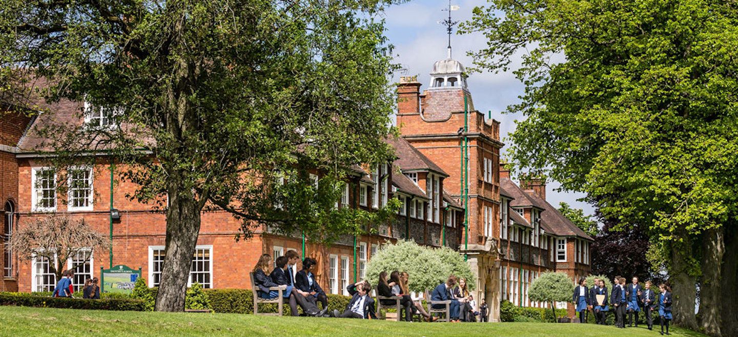These 6 schools will allow you to study abroad and bring your family along