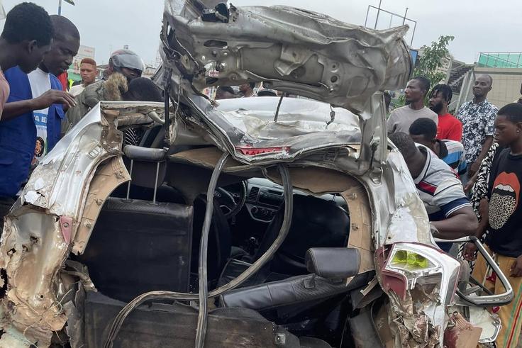 4 severely injured, about 10 cars damaged in tragic crash at Nkrumah Circle (video)