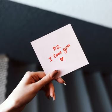 Romantic messages for her: 10 sweet and sincere quotes