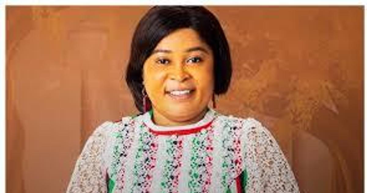 Dome Kwabenya MP, Akurugu kneels as she begs Roads Minister to complete Ga East Hospital Road (watch)