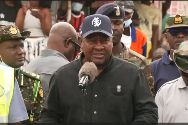 Mahama calls on Ghanaians to help clean Ghana, orders reopening of six waste transfer stations