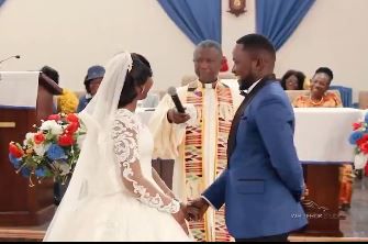 Reactions as officiating pastor gives hilarious advice to couple at wedding(VIDEO)