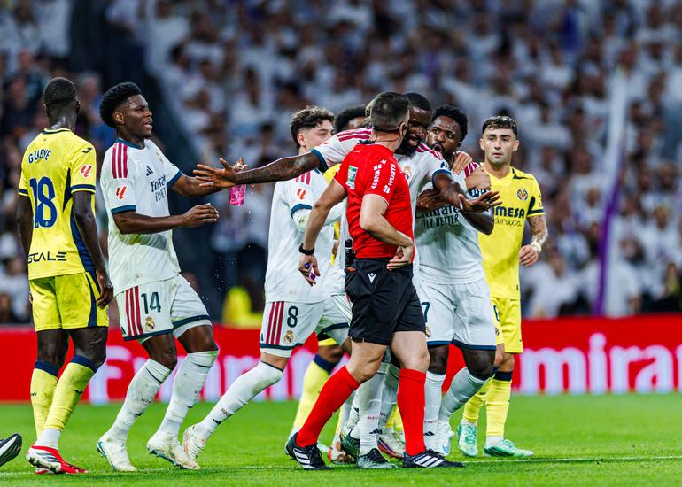 Referee Diaz de Mera Escuderos show the red card to Vinicius Junior of Real Madrid CF during the LaLiga EA Sports match between Real Madrid CF and Villarreal CF at Santiago Bernabeu Stadium on October 10, 2026 in Madrid, Spain