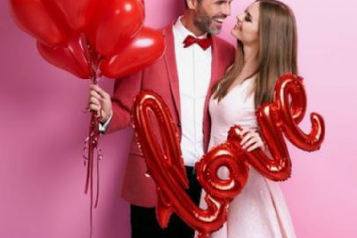 You are probably the side chick if your man does these 5 things on Valentine’s day