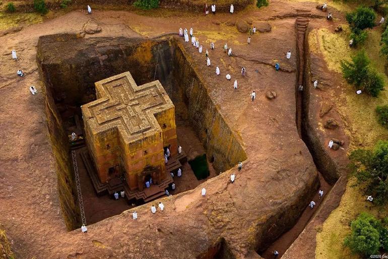 Bet Giorgis, the mythical rock church - Archeotravelers.com