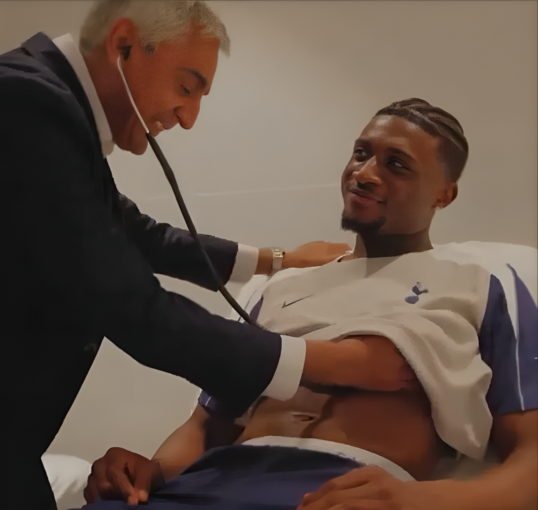 Kudus is a fanfooler - Ghanaians react to his fun exchange with Tottenham doctor