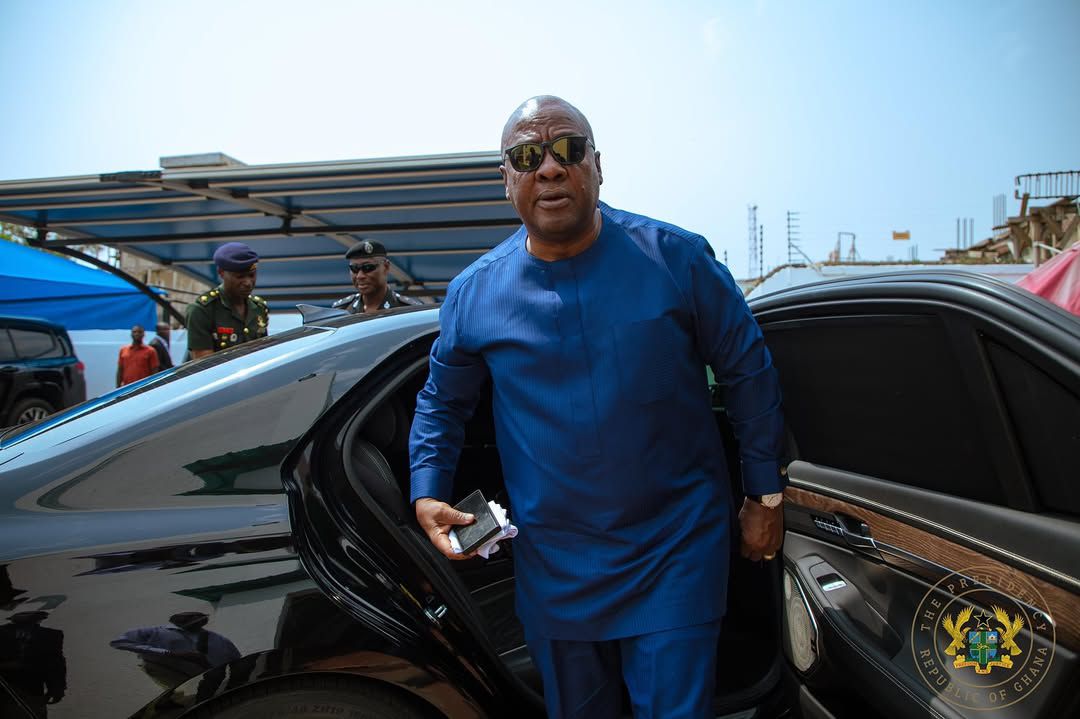 President Mahama gives comedians a run for their money as he MCs church programme