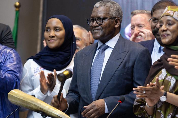 Aliko Dangote has launched Africa's largest ever share sale, offering a stake in his oil refinery to the general public
