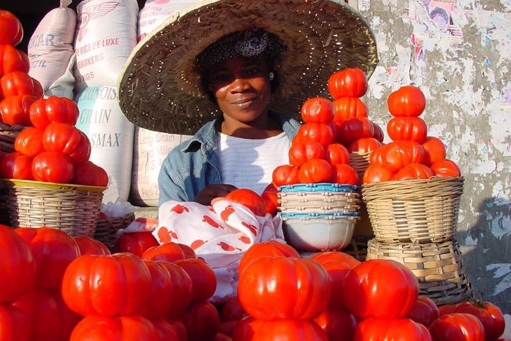 Ghana to talk to Burkina Faso over tomato export ban