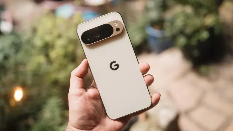 Google Pixel 10 Pro | Andrew Lanxon/CNET