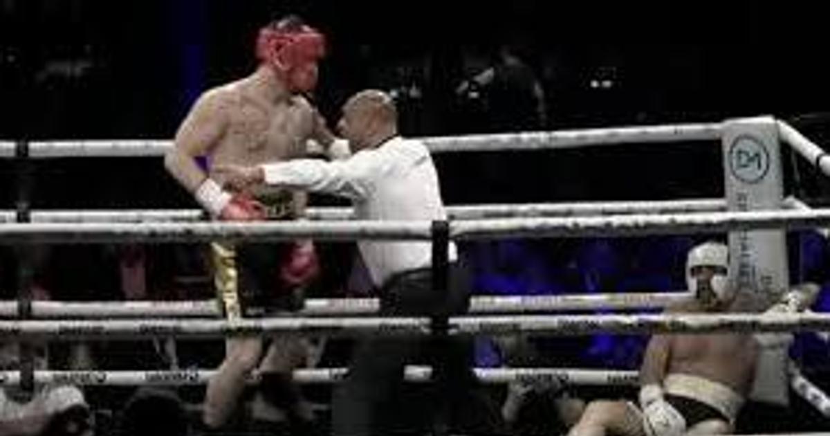 Former Fulham and Leeds striker Ross McCormack knocked out in first ...