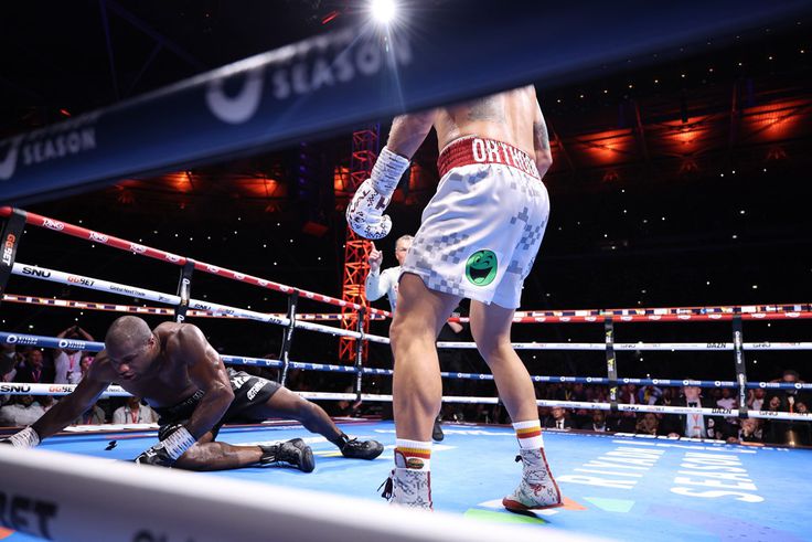 Oleksandr Usyk becomes 2x undisputed heavyweight champion with brutal KO of Dubois