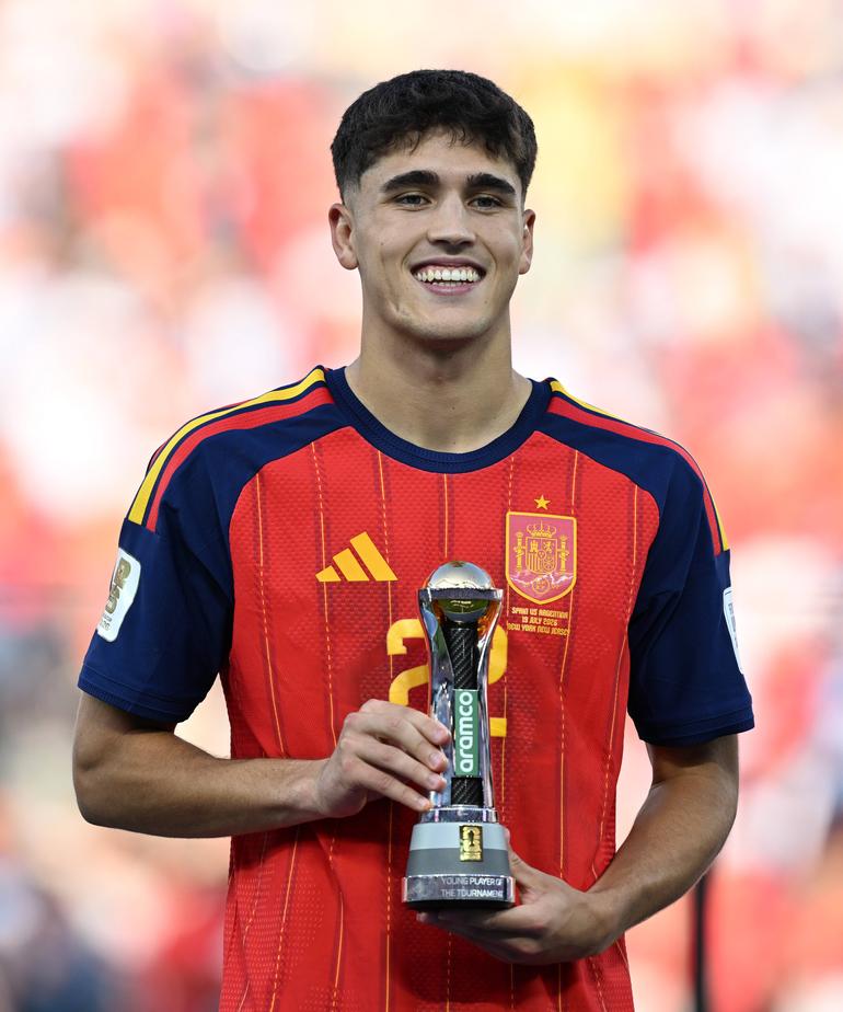 Spain s Pau Cubarsi is awarded the FIFA Young Player award after the final match between Spain and Argentina at the 2026 FIFA World Cup
