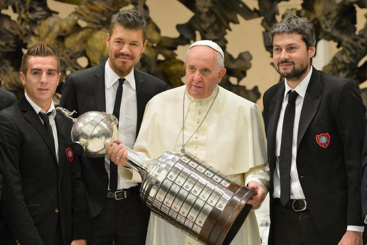 10 unforgettable sports moments with Pope Francis that show his love for the game