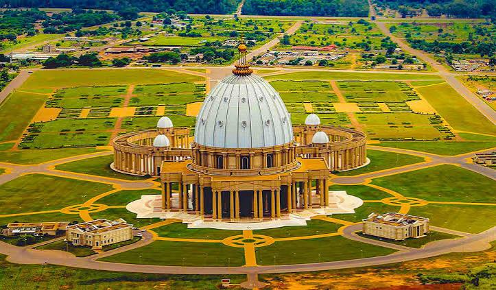 Basilica of Our Lady of Peace, Côte d'Ivoire — 18,000 seats