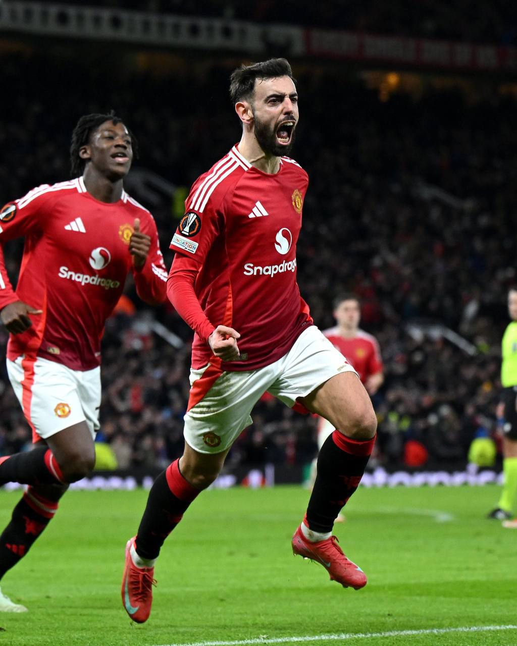 Manchester United 2-1 Rangers: Fernandes rescues Red Devils with late heroics