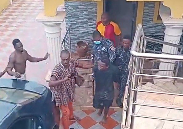 Police officers save suspected thief from mob justice