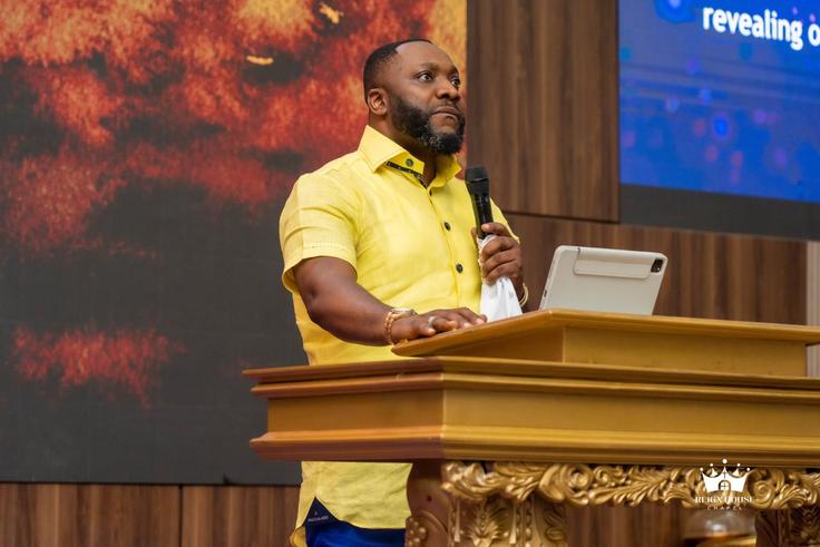 I saw the UK PM resign - Prophet Uche’s old prophecy trends after Starmer exit