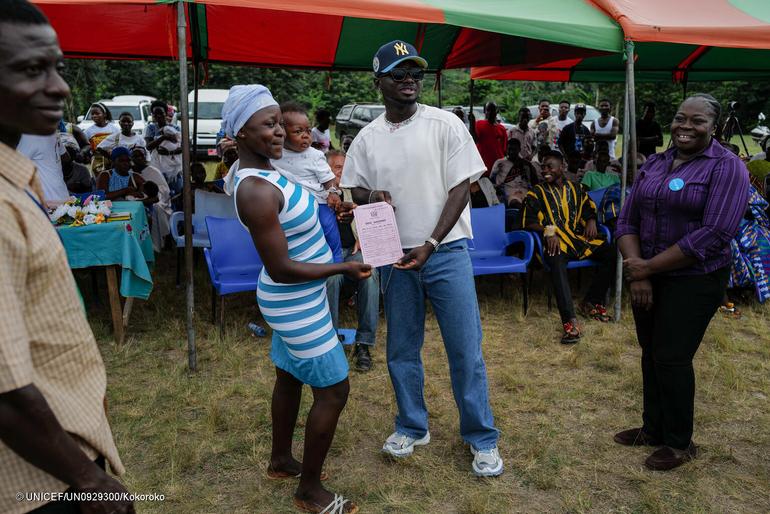 26.6% of expected births in Ghana not registered as Kuami Eugene joins UNICEF outreach