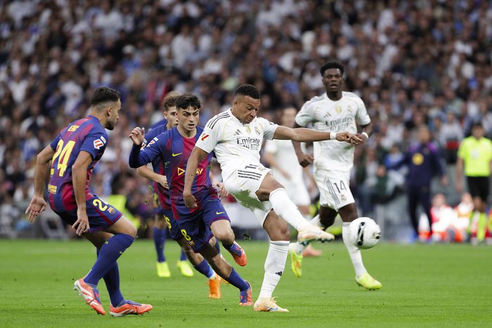 Kylian Mbappe of Real Madrid scores a goal during the Laliga 2025 26 match between Real Madrid and Barcelona at Santiago Bernabeu Stadium. (Photo by Guille Martinez f22photo)