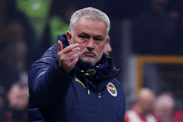Jose Mourinho banned 4 matches for racist remarks after the Istanbul derby