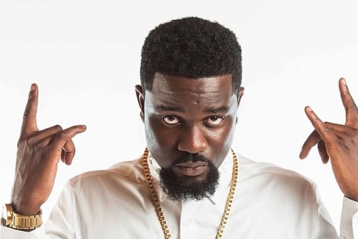 Sarkodie’s team denies pulling out of Ecobank lawsuit, warns media against false reports